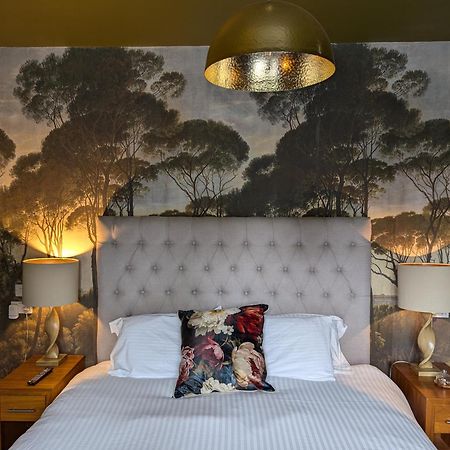 The Duke Hotel Hilmarton エクステリア 写真
