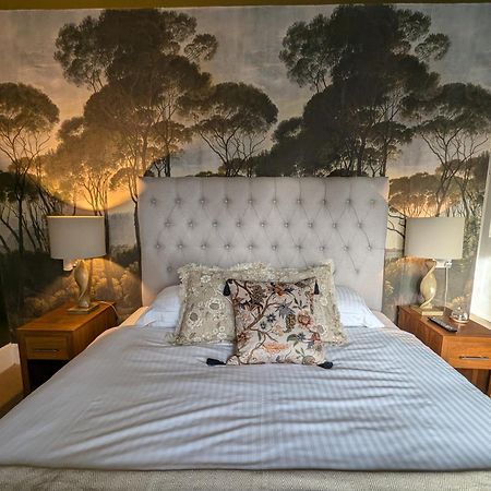 The Duke Hotel Hilmarton エクステリア 写真