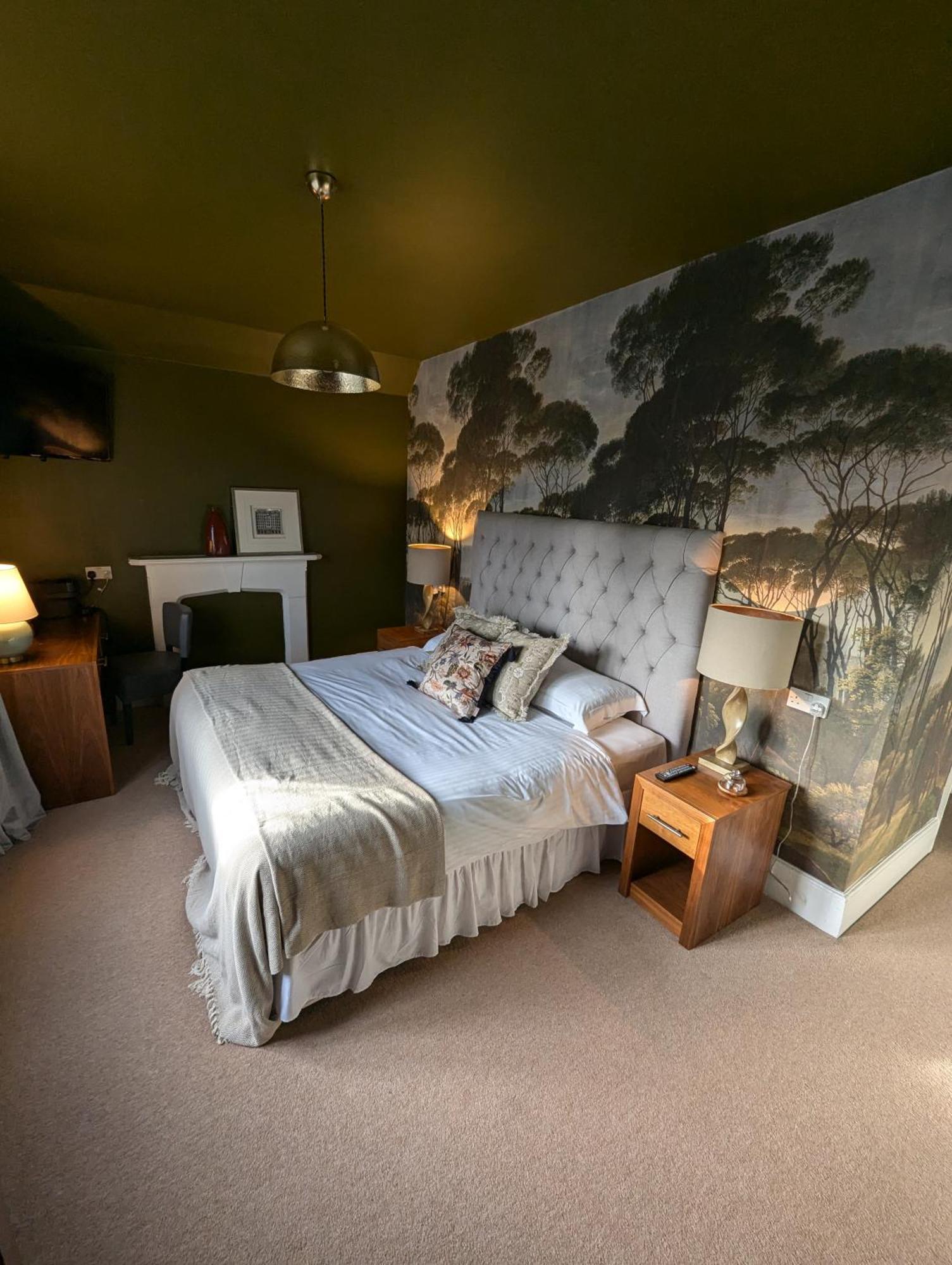 The Duke Hotel Hilmarton エクステリア 写真