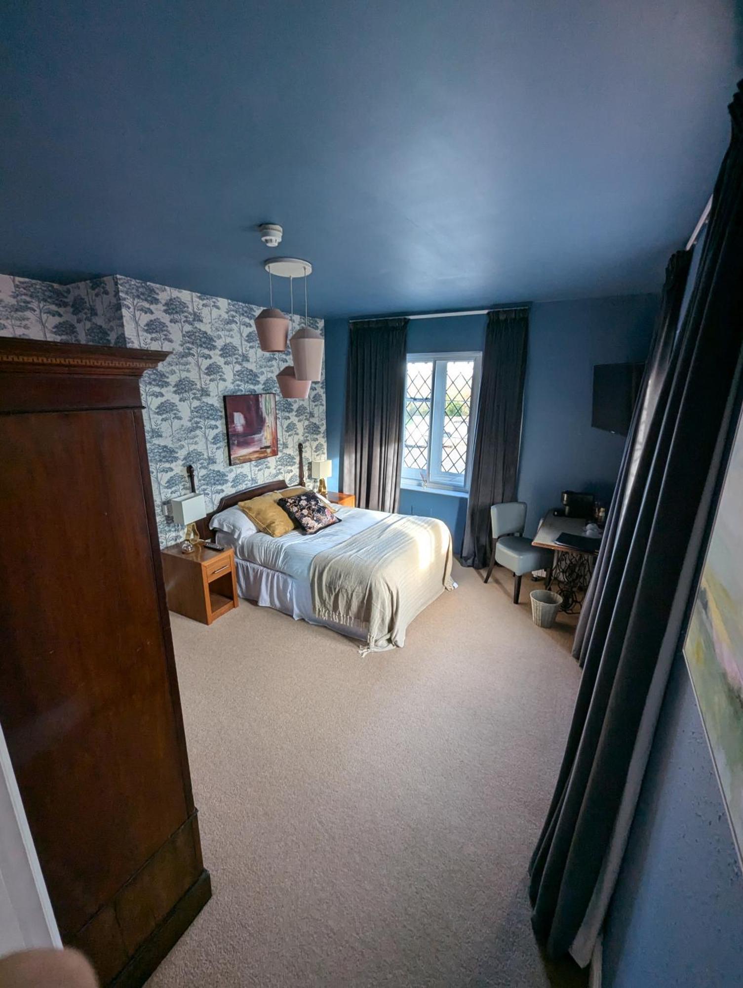 The Duke Hotel Hilmarton エクステリア 写真