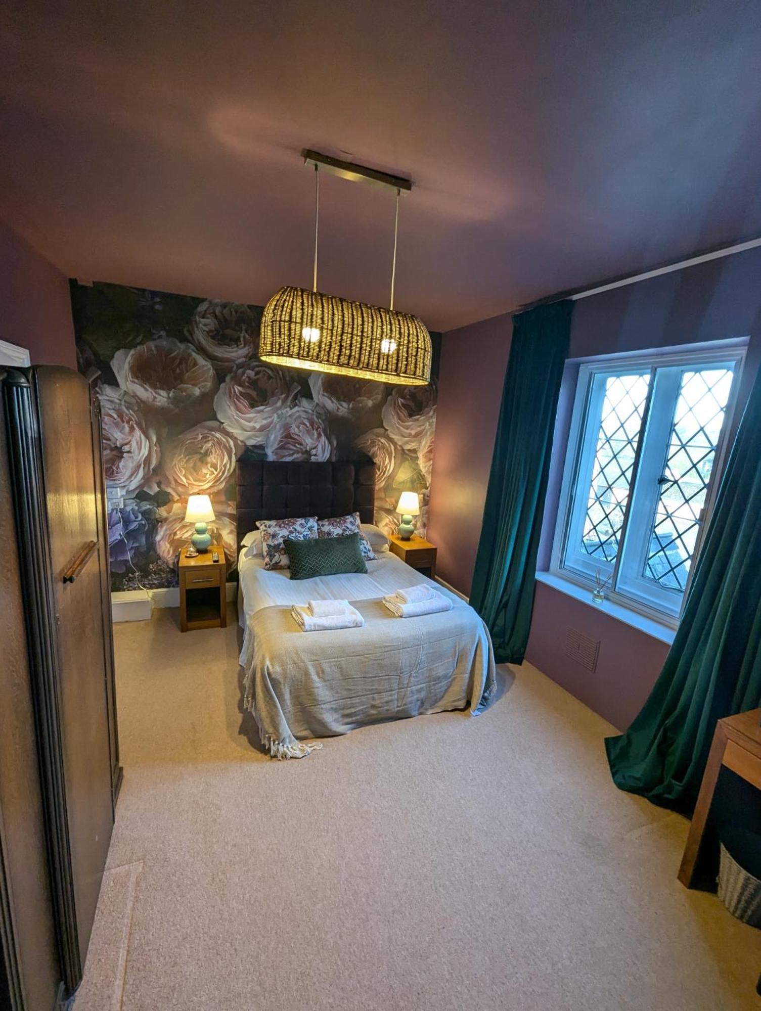 The Duke Hotel Hilmarton エクステリア 写真