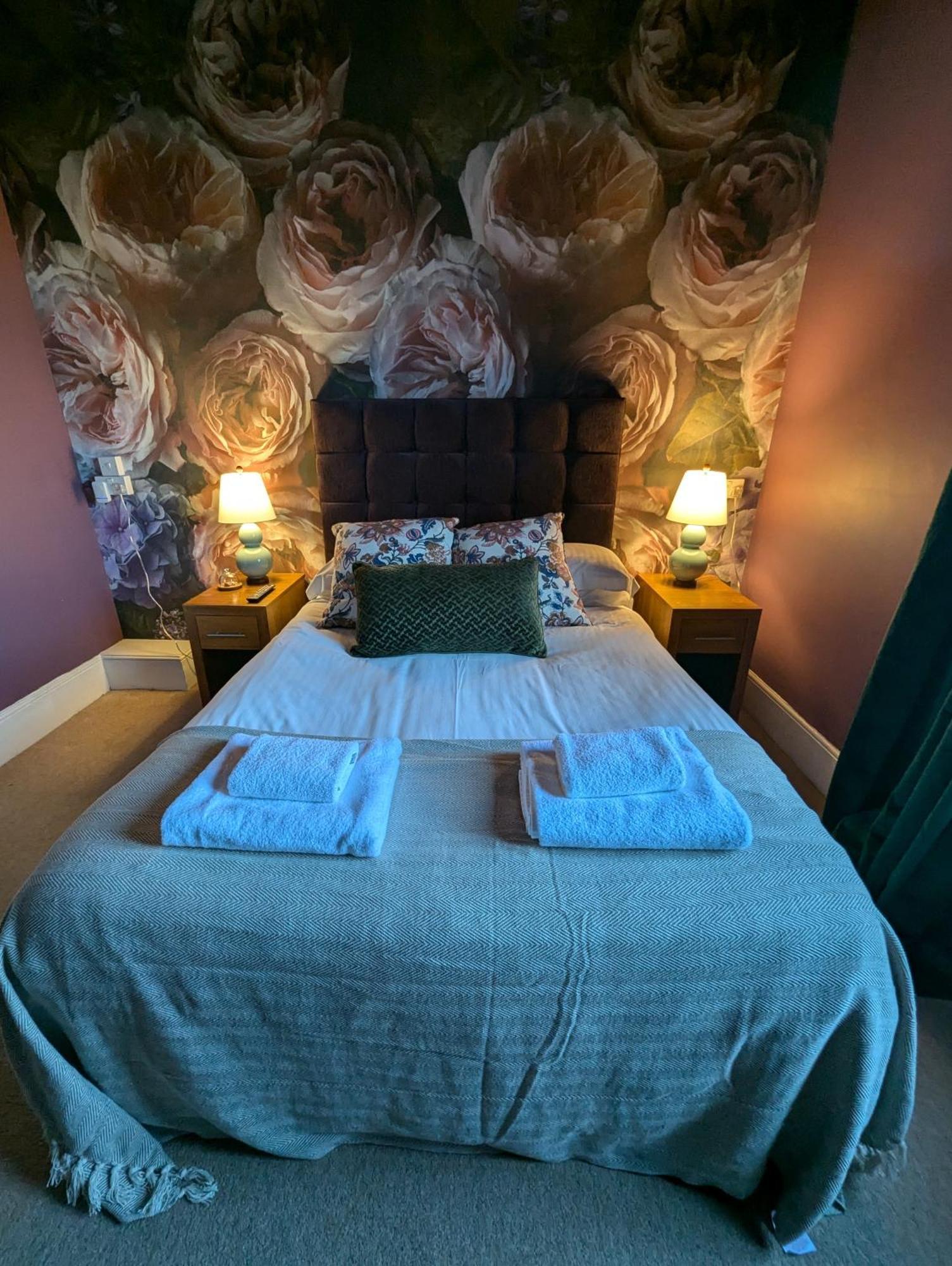 The Duke Hotel Hilmarton エクステリア 写真